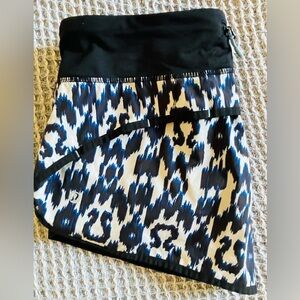 Lululemon speed short, rare Ikat print, size 6, EUC
